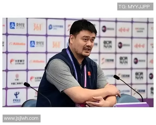 姚明巴洛携手共创篮球传奇展现体育精神与友谊的力量